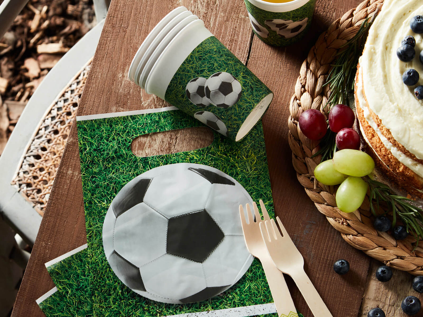 Popieriniai puodeliai Futbolas 8 vnt.